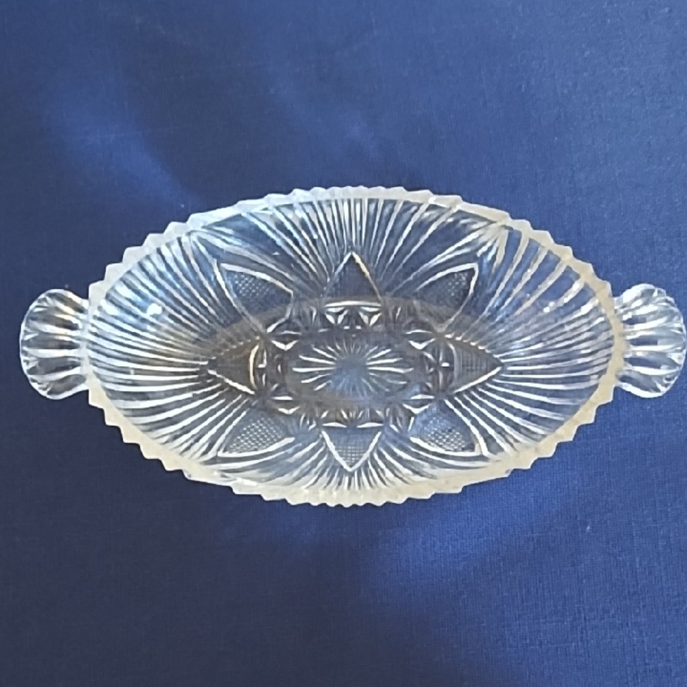HAZEL ATLAS CLEAR GLASS OVAL OLIVE OR RELISH DISH WITH HANDLES.